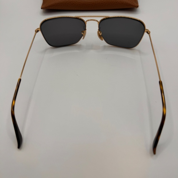 Mens prescription Ray Ban aviator sunglasses and case. Like new condition. - Picture 3 of 9